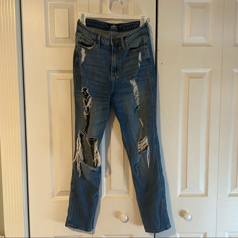 Hollister high rise mom jeans size 3s